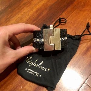Leighelena Wide Black Rowstone Stingray Jigsaw Cuff